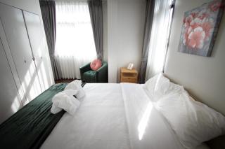 Spacious 4-Bedroom Oasis in the Heart of Sukhumvit - Banguecoque - 5