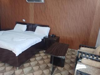 Uday Sunset View Villas By Royal Collection Hotels - Nainital - 3