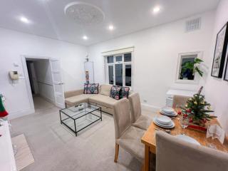 Lovely 3 bedroom maisonette with private roof terrace in Hammersmith - 1