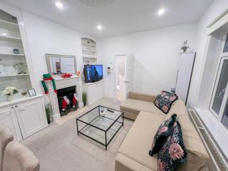 Lovely 3 bedroom maisonette with private roof terrace in Hammersmith - 0