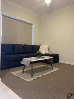 Charming Home in Griffin for Unforgettable Stays - 6