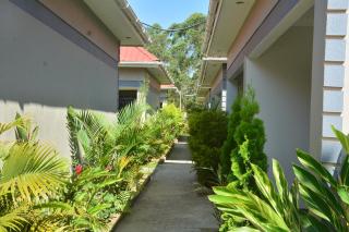 Top Cottages Gardens and Restaurant Kapeeka - - 3