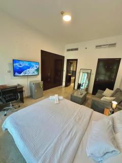Marina Comfort Room with Bath inside - Dubai - 9