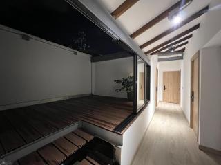 Stylish 5-BR Apartment in Medellín's Trendiest Spot, Walk Everywhere! - Medellín - 9