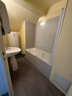 Chambre Privative avec lavabo Gare SNCF - Tarbes - 3