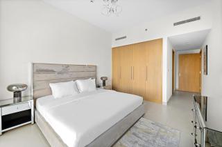 2BR plus Maid Bellevue Tower 1, Burj Khalifa View - 2