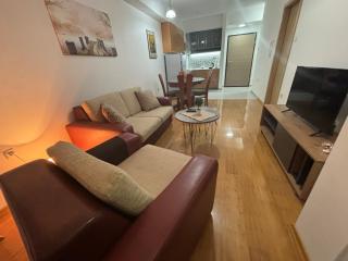Cozy Corner Apartment - Skopje - 8