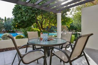 Stunning & Cosy, Direct Pool Access, 2BR, with Private Patio! Serenity Townhouse - Paphos - 0