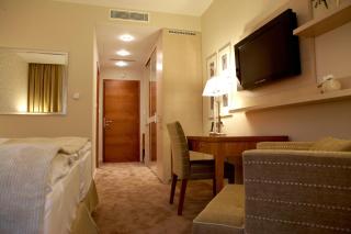 Hotel Ambassador - 4