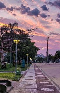 Comfortable Gonzaga Apartament - Em 1 minuto a pé tá na PRAIA Gonzaga em Santos e no Shopping Balneário, 2 ar-condicionados, portaria 24 horas, elevador, 1 vaga carro Gratís, wi-fi Grátis, enxoval Gratuito, PRAIA Santos Gonzaga, Bicicleta disponí - Santos - 4