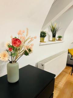 Central, Cozy & Stylish Apartment with Views - Prag - 3