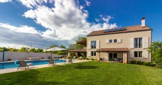 Villa MyKoltrina in Central Istria for 10 persons with with wellness & 72 m2 large pool - Butkovići - 1