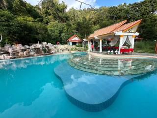 Kohchang Cabana Big Hotel with swiming pool & Beach - 3