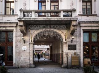 Design Apartment by Chivi in GOZSDU #freeparking - Budapest - 1
