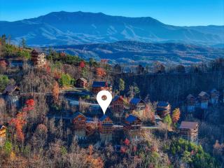 NEW Luxury Cabin with Breathtaking Views, Pool Access, Game Room - Sevierville - 7