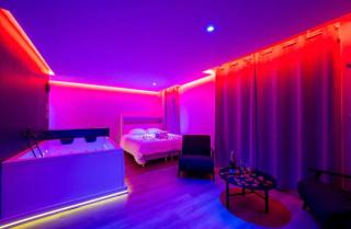 LOVE ROOM SAUNA,JACCUZZI Netflix Tours - La Riche - 9