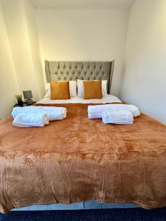 Archway House - City Townhouse Sleeps 7 Free Private Driveway Parking For Up To 2 Cars - Norwich - 2