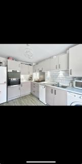 Spacious double room with king size bed - Alresford - 2