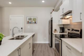 Free Parking, Close to Downtown, Pet Friendly - 9