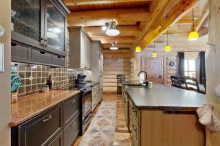 Poppy's Place Main House - 3