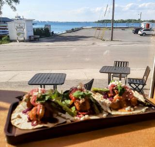 Hotel Wolfe Island - 4