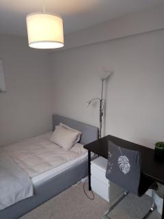 Double or twin room in town centre - East Grinstead - 4