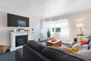 Bayfront Apartment Steps to the Sand - Ultimate Coastal Living - 3