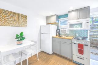 Private Patio, Walk to All, 2min- Siesta Keys Best Beach, 1min- Dining & Entertainment of Village! - Siesta Key - 8