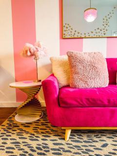 Dolly's Delight - Boutique Bliss Mins From Broadway - 9