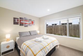Townhouse close to CBD with onsite parking and garaging - Christchurch - 5