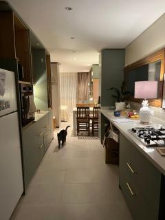 Hogar cerca Del Mar, Para Mayores de 30, No se aceptan grupos de jóvenes, No se acepta mascotas, No incluye blanqueria - Pinamar - 1