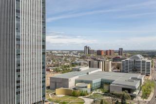 Rustic & Rogers Place, Free Parking! - Edmonton - 4