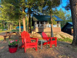 Paddler's Rest Lakeside Cabins and Motel - Long Lake - 6