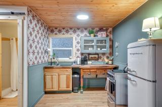 Hike, Ski and Explore Rhododendron Forest Retreat! - 1