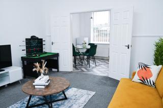 Spacious 3 Bed House - Walk to Metro - Free Parking, Sleeps 6 - Close to City Centre - 9