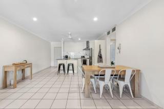 Oceanbreeze Apartment in Cairns North - Cairns North - 2
