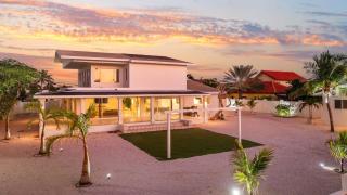 NEW Stunning 5BR Tropical Oasis by Bocobay - Palm-Eagle Beach - 0