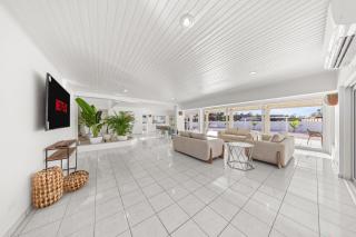 NEW Stunning 5BR Tropical Oasis by Bocobay - Palm-Eagle Beach - 1