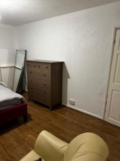 AT Apex House S - Dagenham - 3