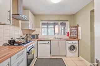 BridgeCity 4 bedroom house with parking in Maidstone Town - Kent - 2