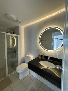 Modern Minimalist Luxe Retreat 2 Bedroom - Manila - 6