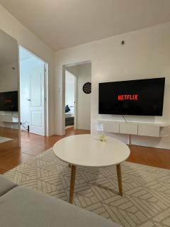 Modern Minimalist Luxe Retreat 2 Bedroom - Manila - 4