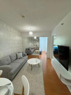 Modern Minimalist Luxe Retreat 2 Bedroom - Manila - 2