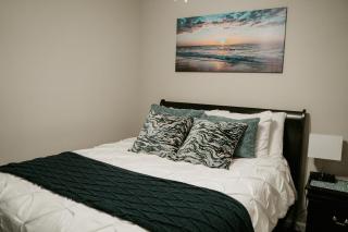 Mid-term Hub 2 King Beds Workspace - Lake Charles - 1