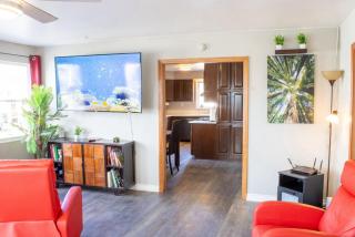 Private Home - #RedwoodSkyWalkRetreat - 5BD, Pro Pool Table, BBQ, Foosball, Darts, Fireplace, Movie Projector, Stereo, Cotton Bedding - 3