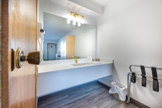 Blue Horse Motel - 7