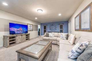 Last Minute Disney Getaway! Private Pool, Hot Tub & Games Room. Book Now! #38946 - Kissimmee - 3