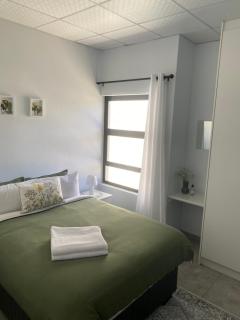 Sunbird self-catering B - 8