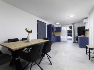 Luxury Krk Villa with Private Pool and Gardens - Krk - 3