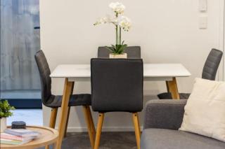 Modern Luxury Apartment -CBD - 2